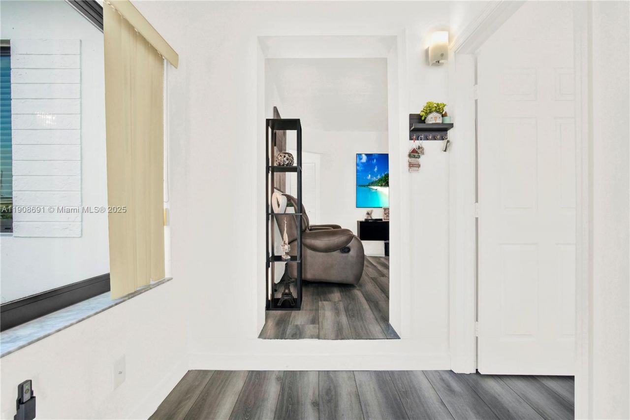 660 E 38th St, Hialeah, FL 33013 Photo