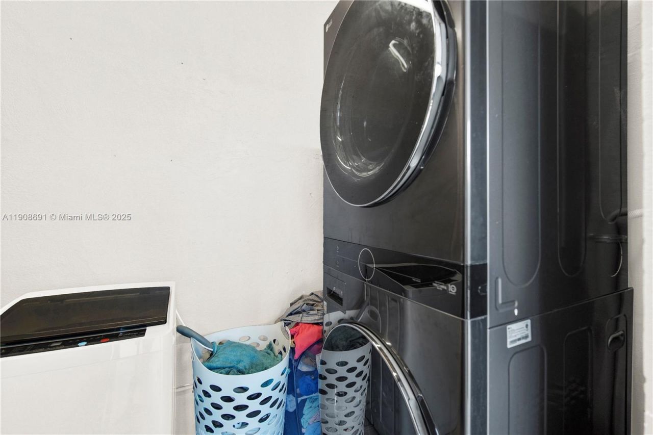 660 E 38th St, Hialeah, FL 33013 Photo