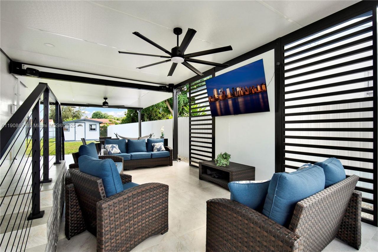 660 E 38th St, Hialeah, FL 33013 Photo