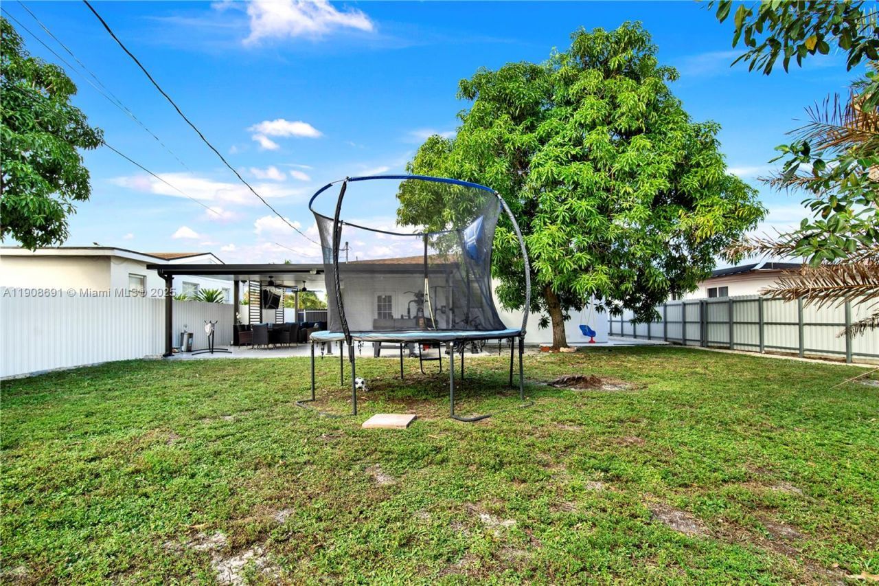 660 E 38th St, Hialeah, FL 33013 Photo