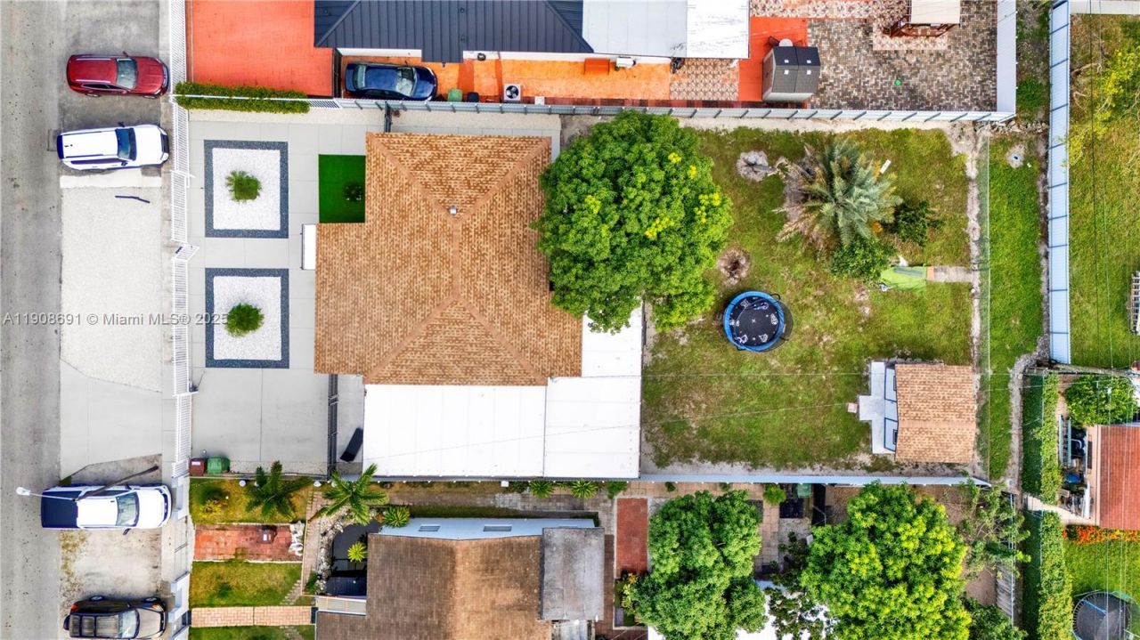 660 E 38th St, Hialeah, FL 33013 Photo