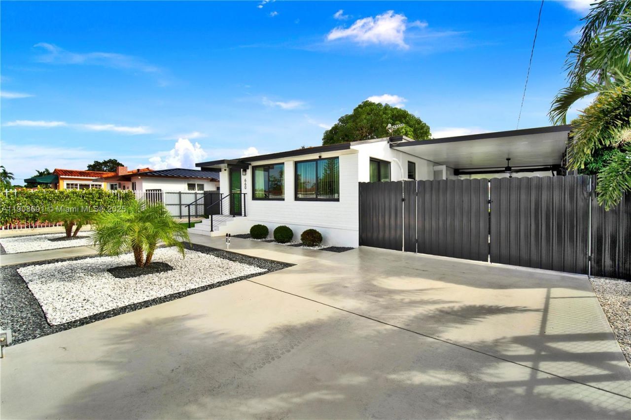 660 E 38th St, Hialeah, FL 33013 Photo