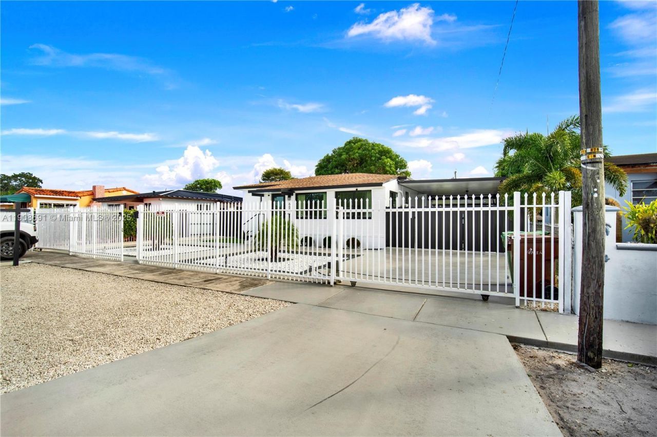 660 E 38th St, Hialeah, FL 33013 Photo