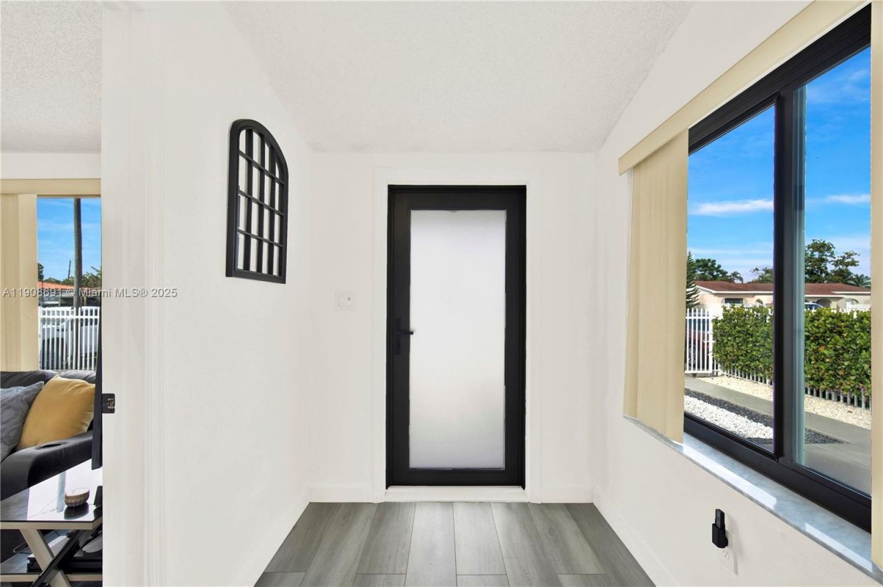 660 E 38th St, Hialeah, FL 33013 Photo