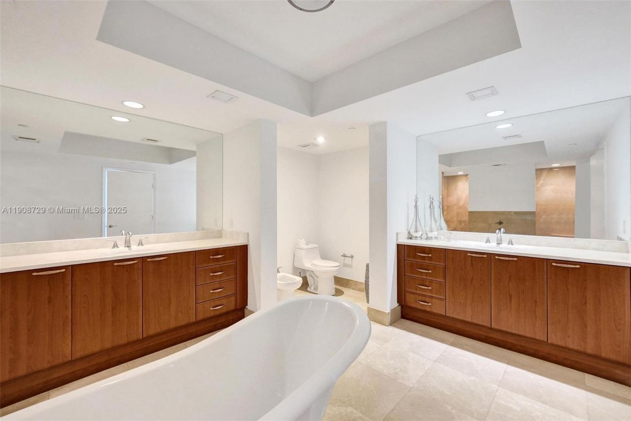 3301 NE 183rd St, Unit 2007, Aventura, FL 33160 Photo