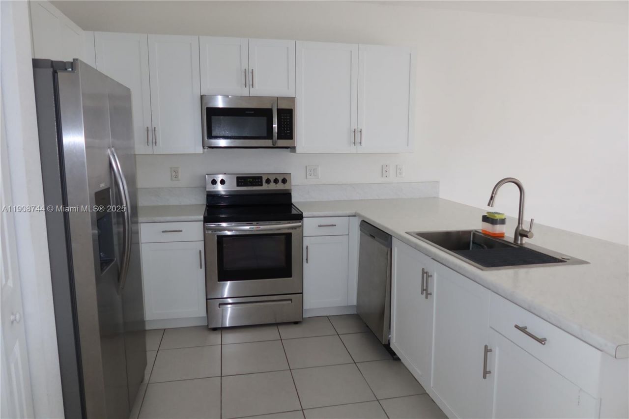 18240 SW 148th Rd, Unit 18240, Miami, FL 33187 Photo