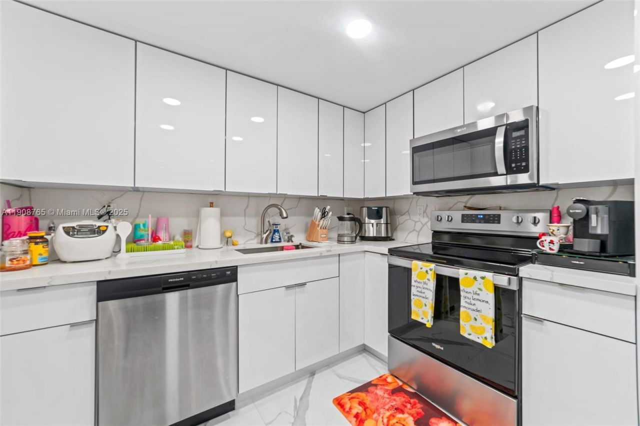 3725 S Ocean Dr, Unit 716, Hollywood, FL 33019 Photo