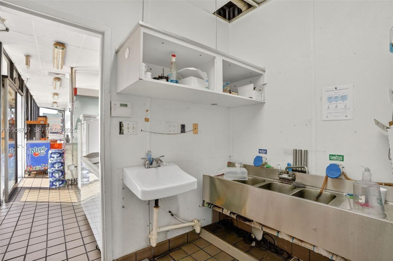 Farm Store Franchise For Sale In Hialeah Gardens, Hialeah Gardens, FL 33018 Photo