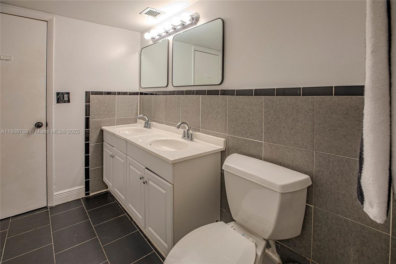 437 Golden Isles Dr, Unit 9B-C, Hallandale Beach, FL 33009 Photo