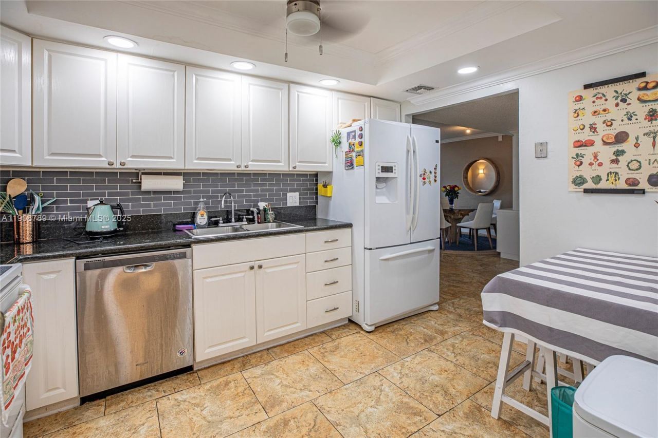 437 Golden Isles Dr, Unit 9B-C, Hallandale Beach, FL 33009 Photo