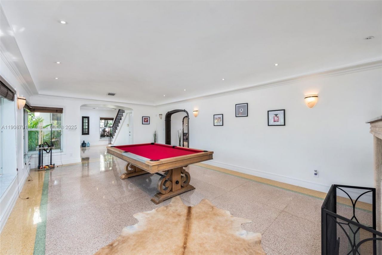 1051 NE 89th St, Miami, FL 33138 Photo