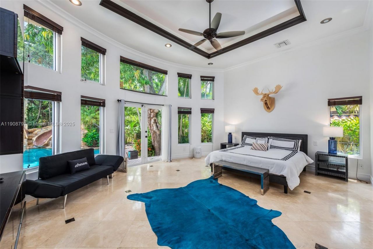 1051 NE 89th St, Miami, FL 33138 Photo