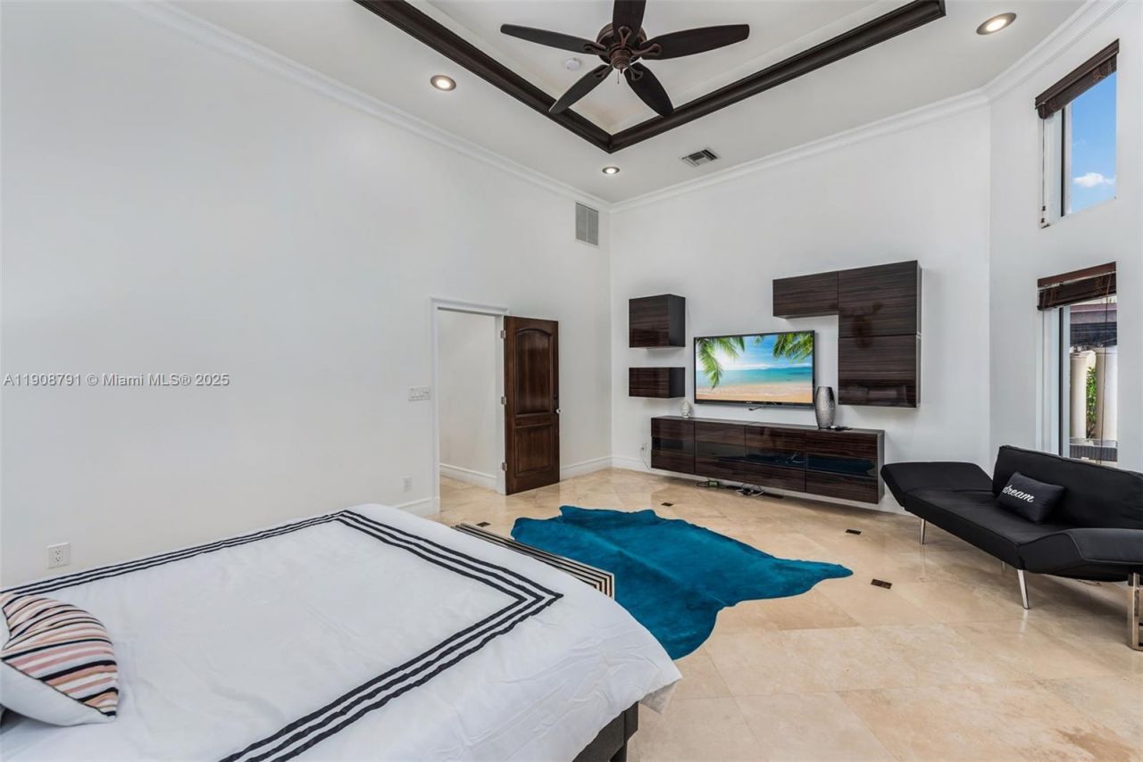 1051 NE 89th St, Miami, FL 33138 Photo