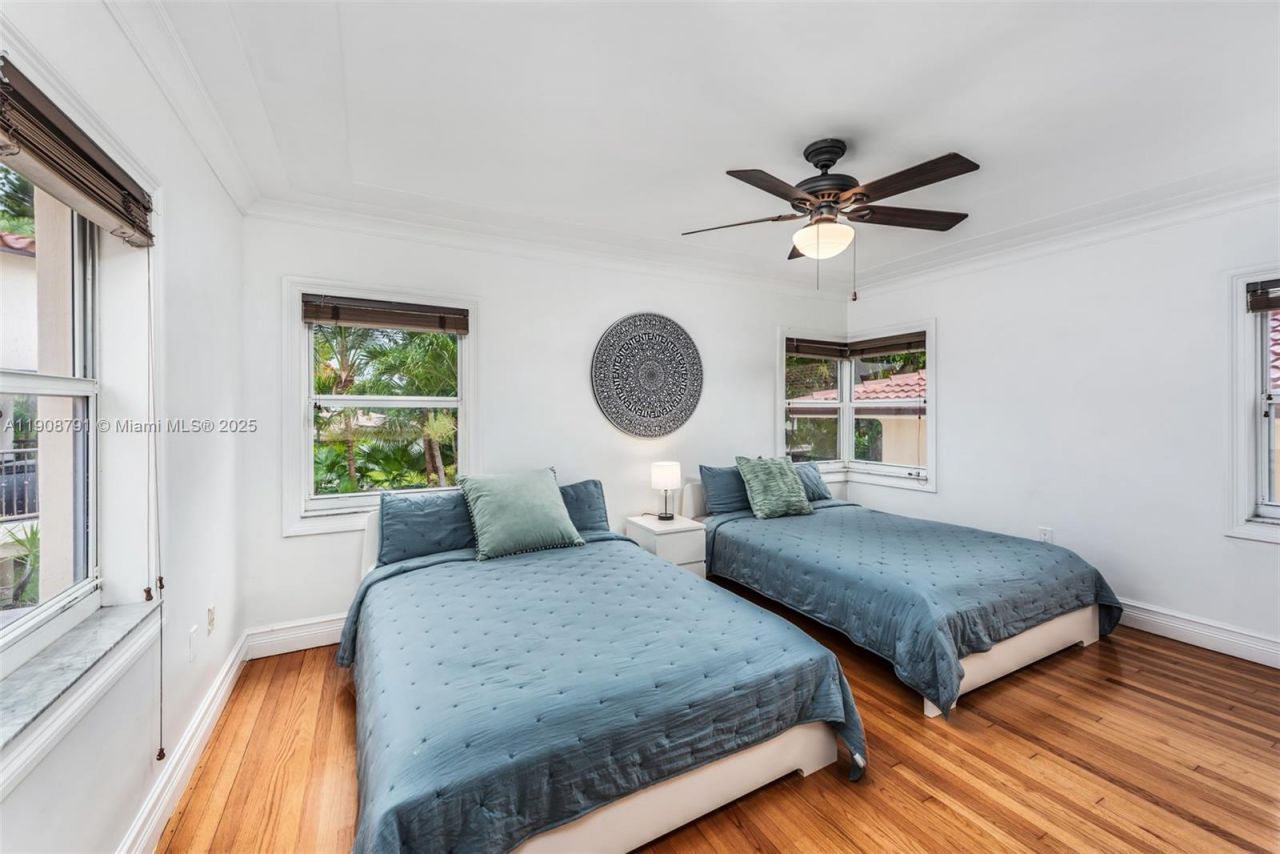 1051 NE 89th St, Miami, FL 33138 Photo