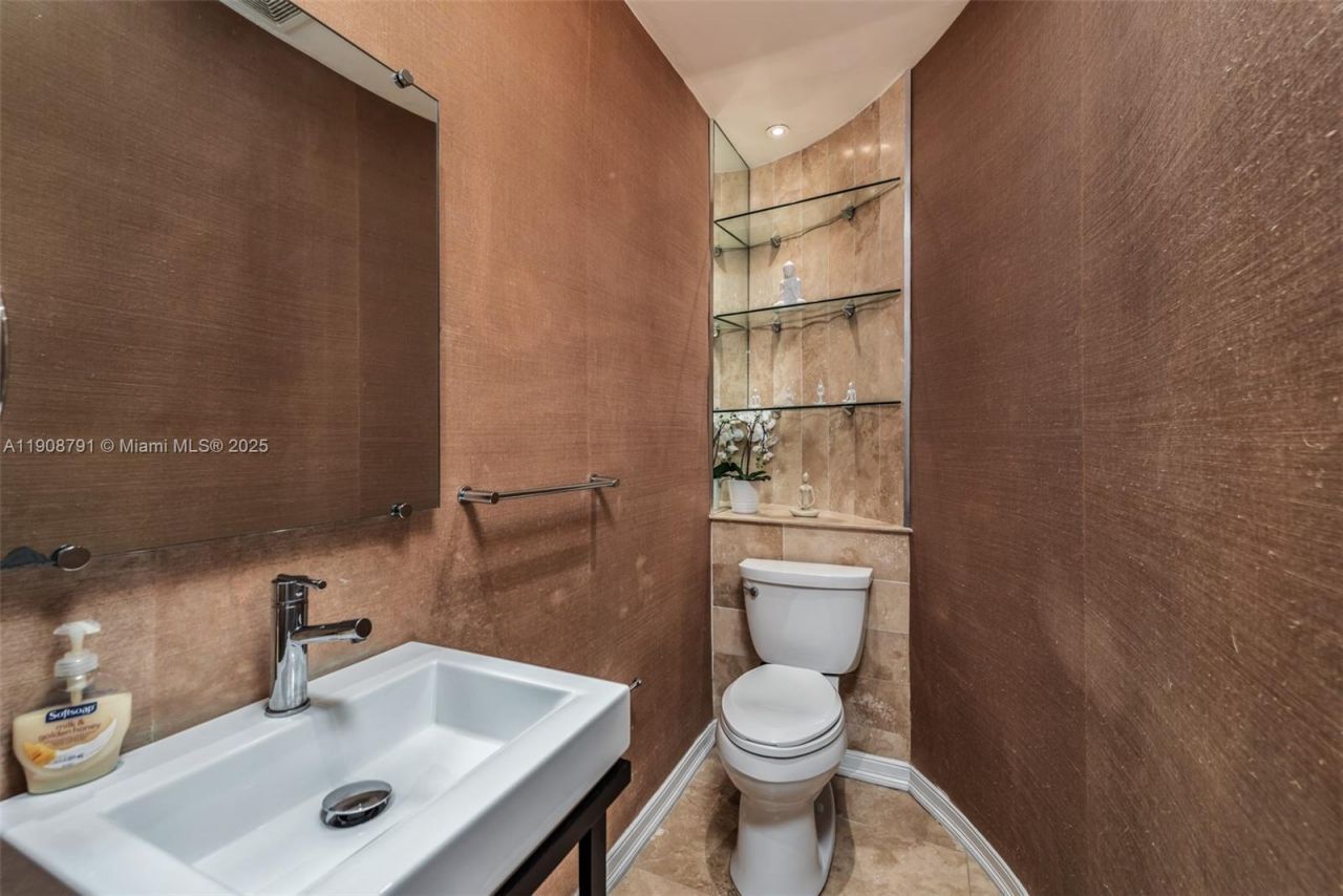 1051 NE 89th St, Miami, FL 33138 Photo