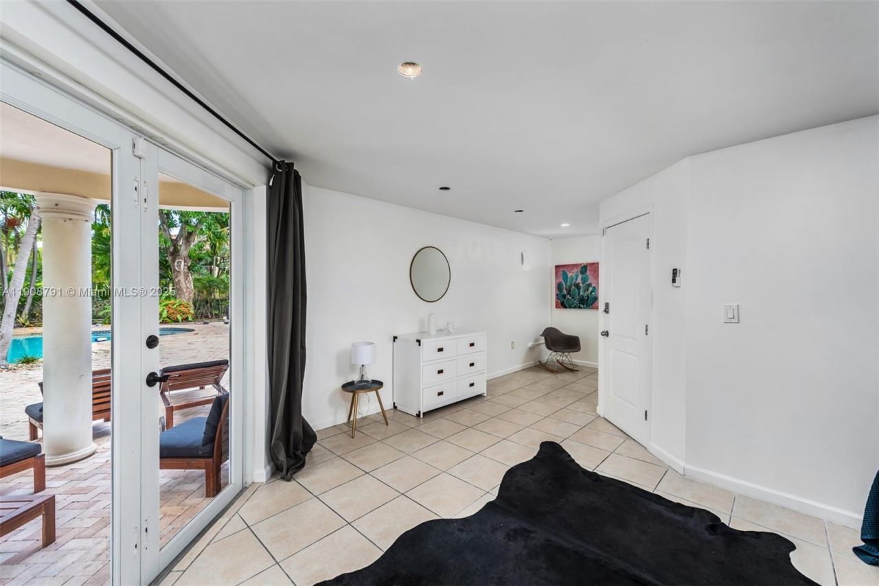 1051 NE 89th St, Miami, FL 33138 Photo