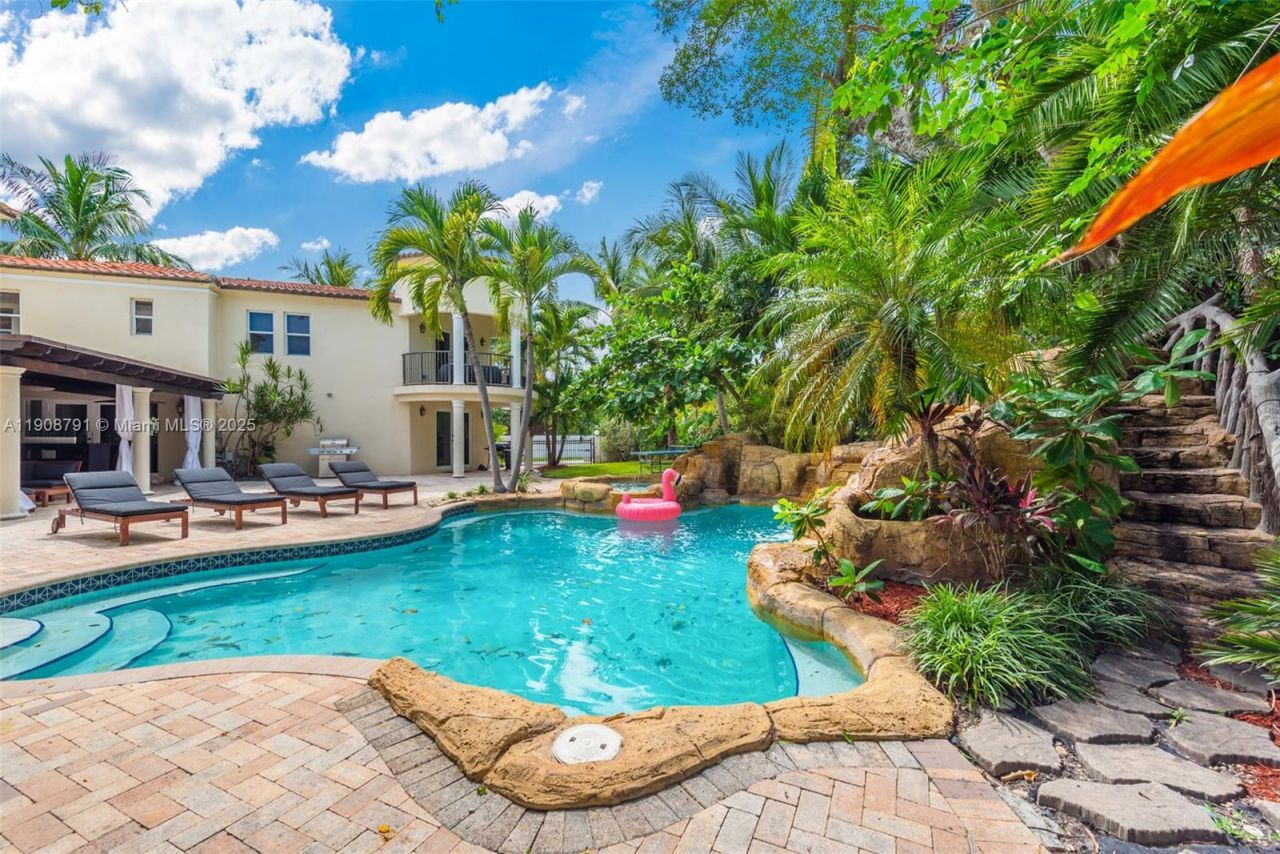 1051 NE 89th St, Miami, FL 33138 Photo