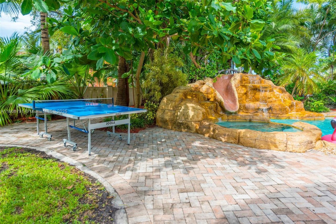 1051 NE 89th St, Miami, FL 33138 Photo