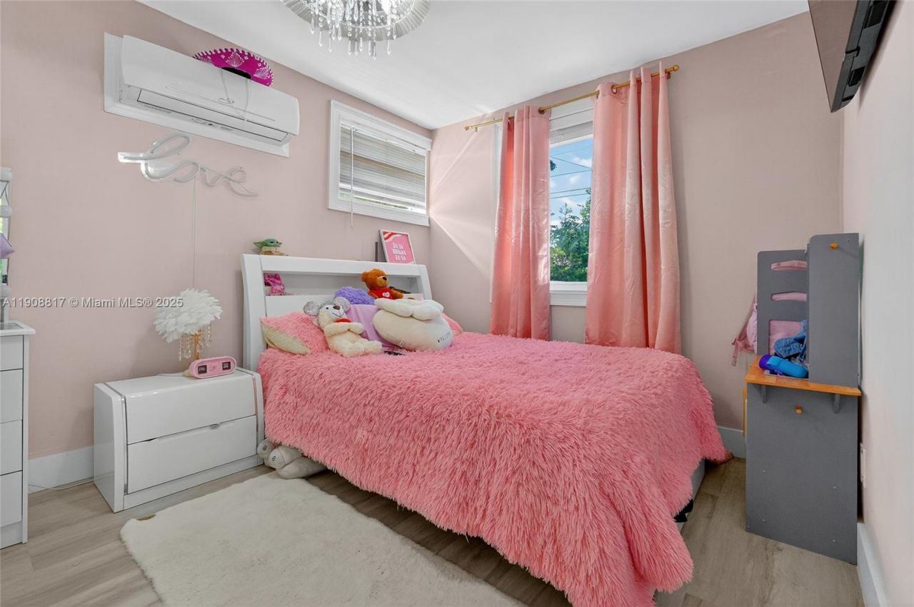 155 NW 124th St, North Miami, FL 33168 Photo