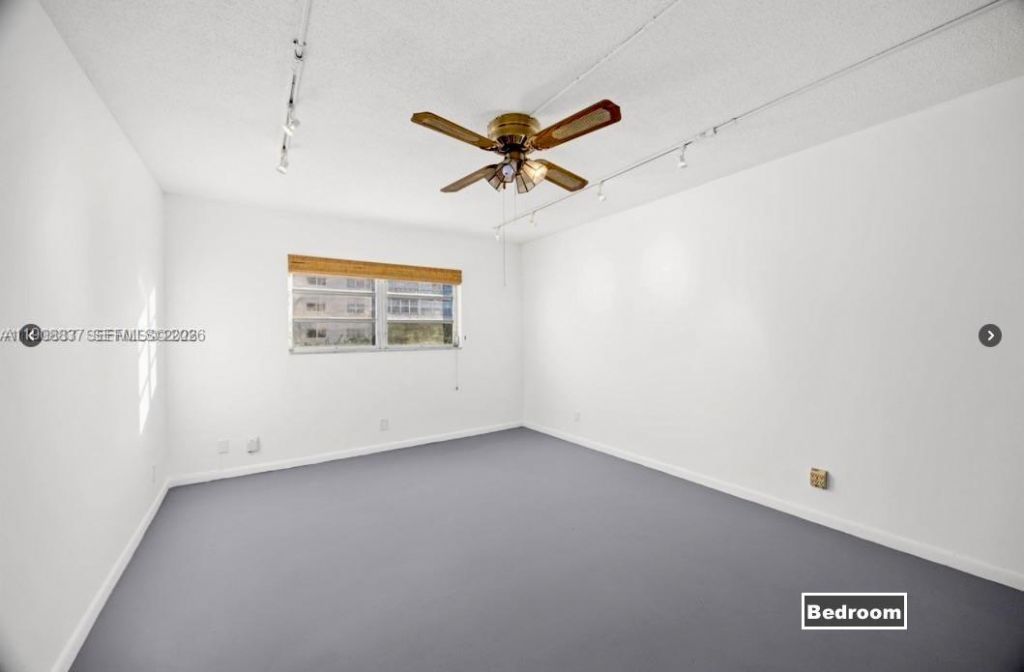 619 NE 14th Ave, Unit 304, Hallandale Beach, FL 33009 Photo