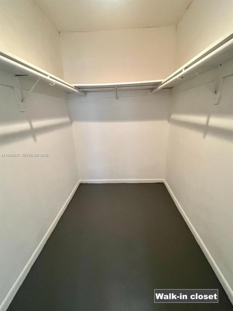 619 NE 14th Ave, Unit 304, Hallandale Beach, FL 33009 Photo
