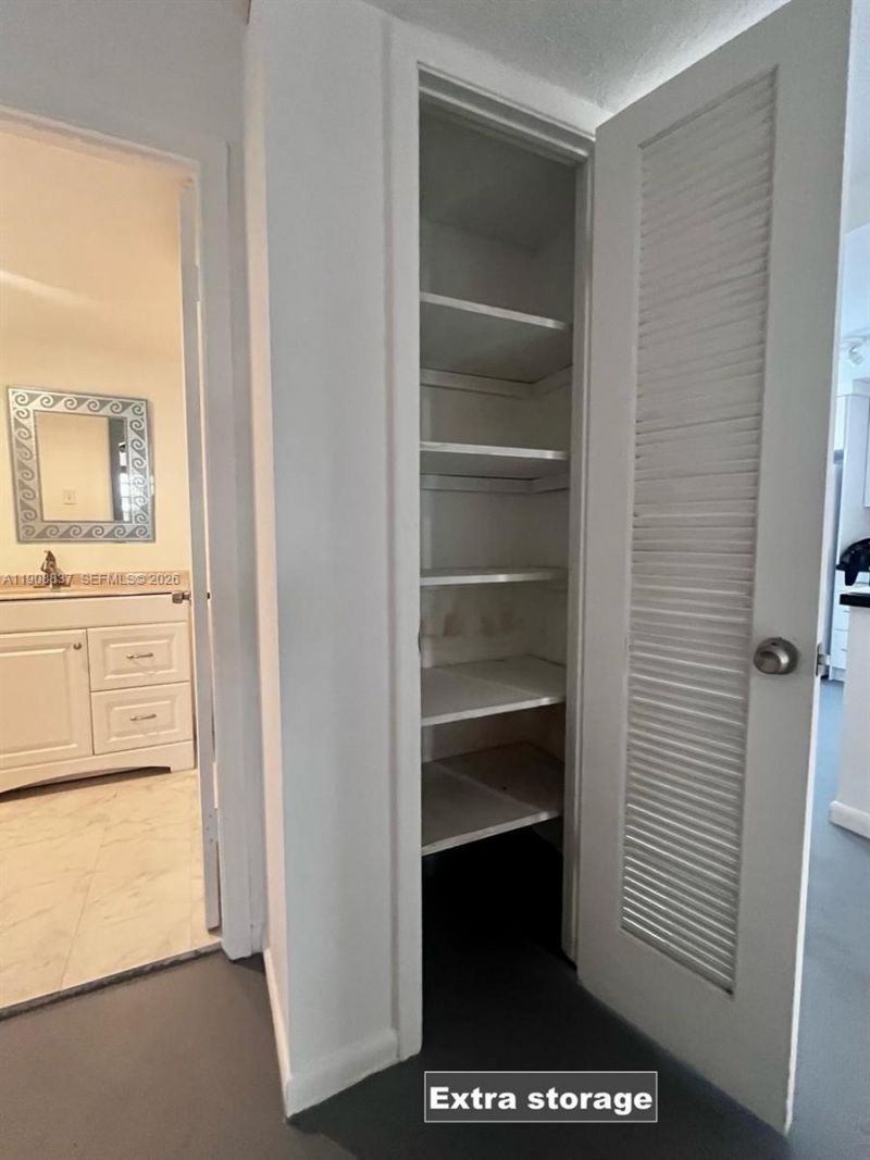 619 NE 14th Ave, Unit 304, Hallandale Beach, FL 33009 Photo
