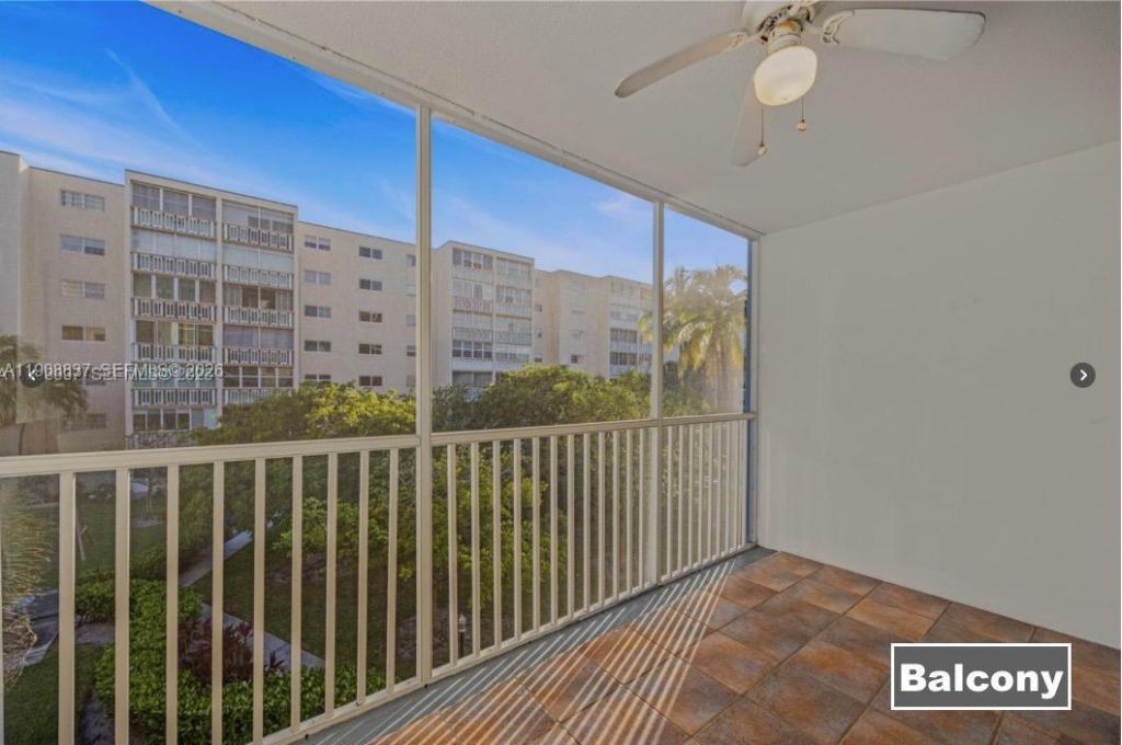 619 NE 14th Ave, Unit 304, Hallandale Beach, FL 33009 Photo