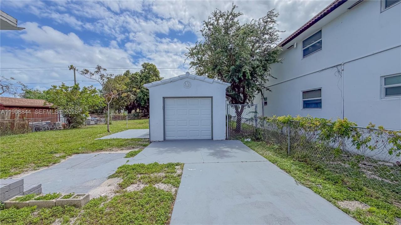 2462 Johnson St, Hollywood, FL 33020 Photo