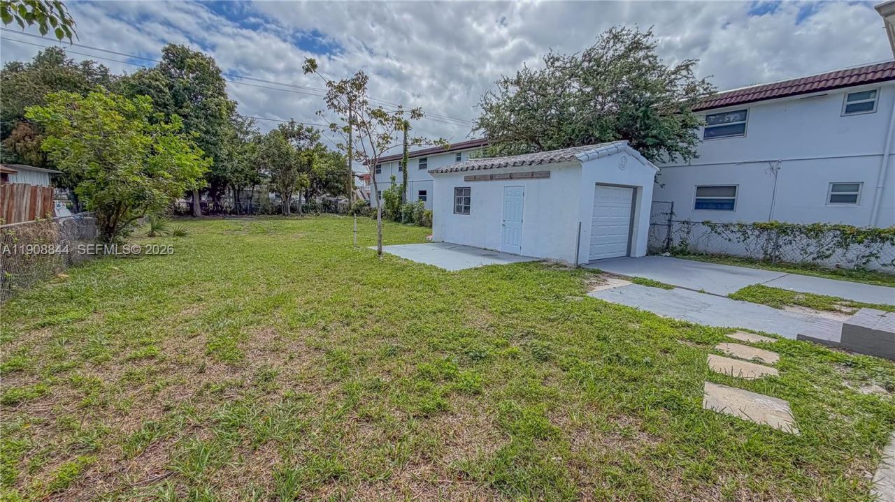 2462 Johnson St, Hollywood, FL 33020 Photo
