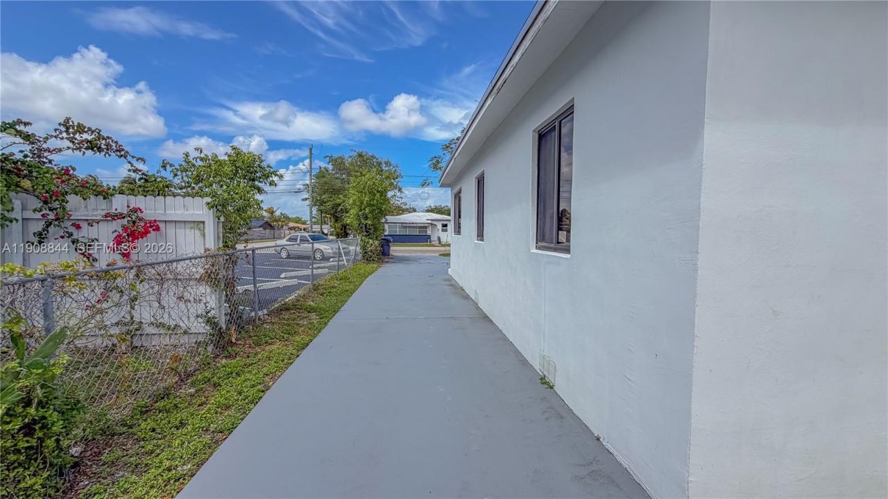 2462 Johnson St, Hollywood, FL 33020 Photo