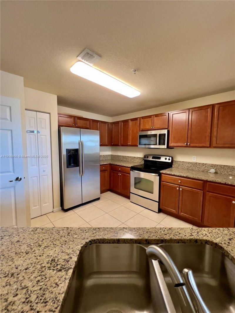 11501 NW 89th St, Unit 215, Doral, FL 33178 Photo