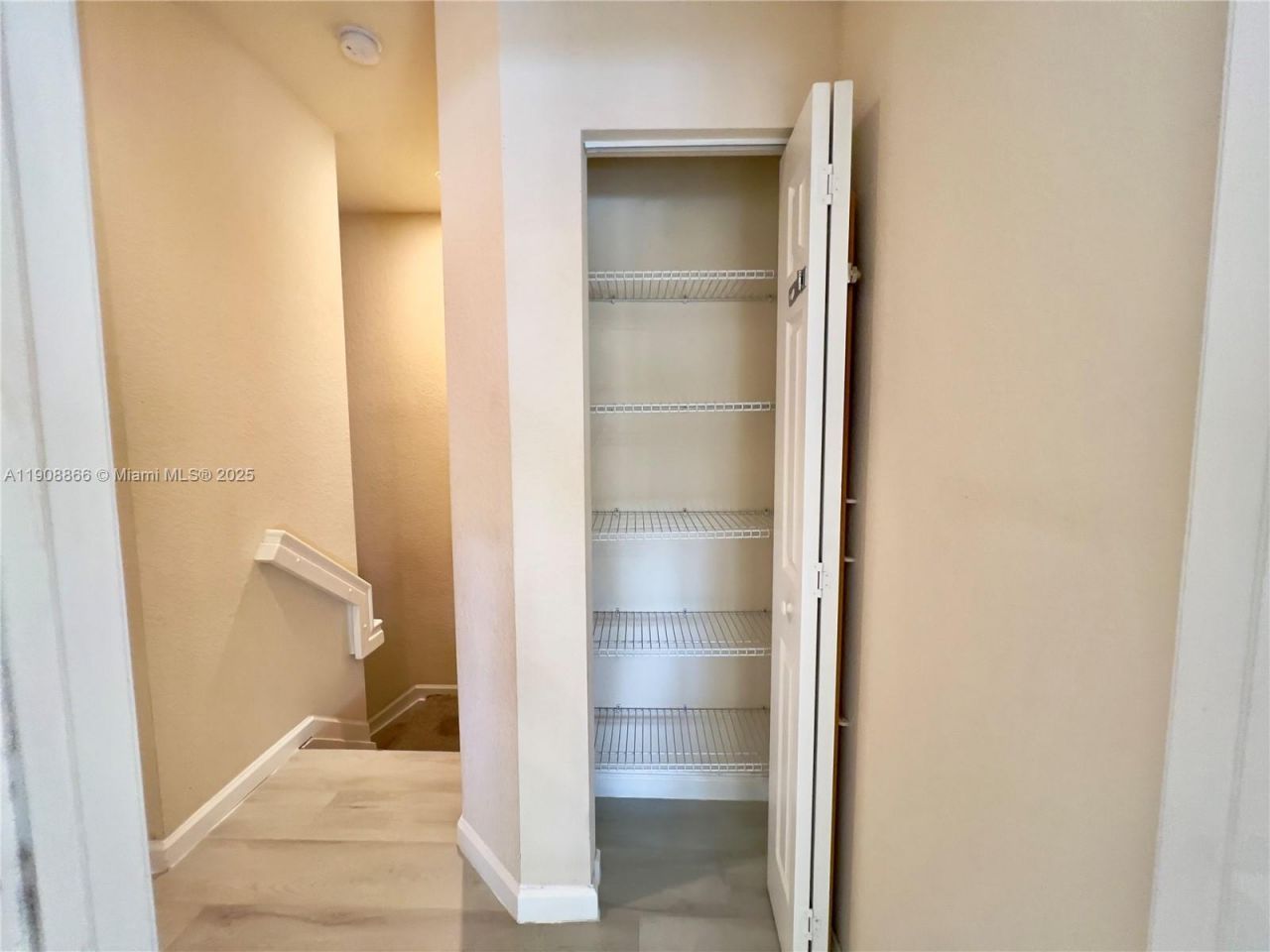 11501 NW 89th St, Unit 215, Doral, FL 33178 Photo