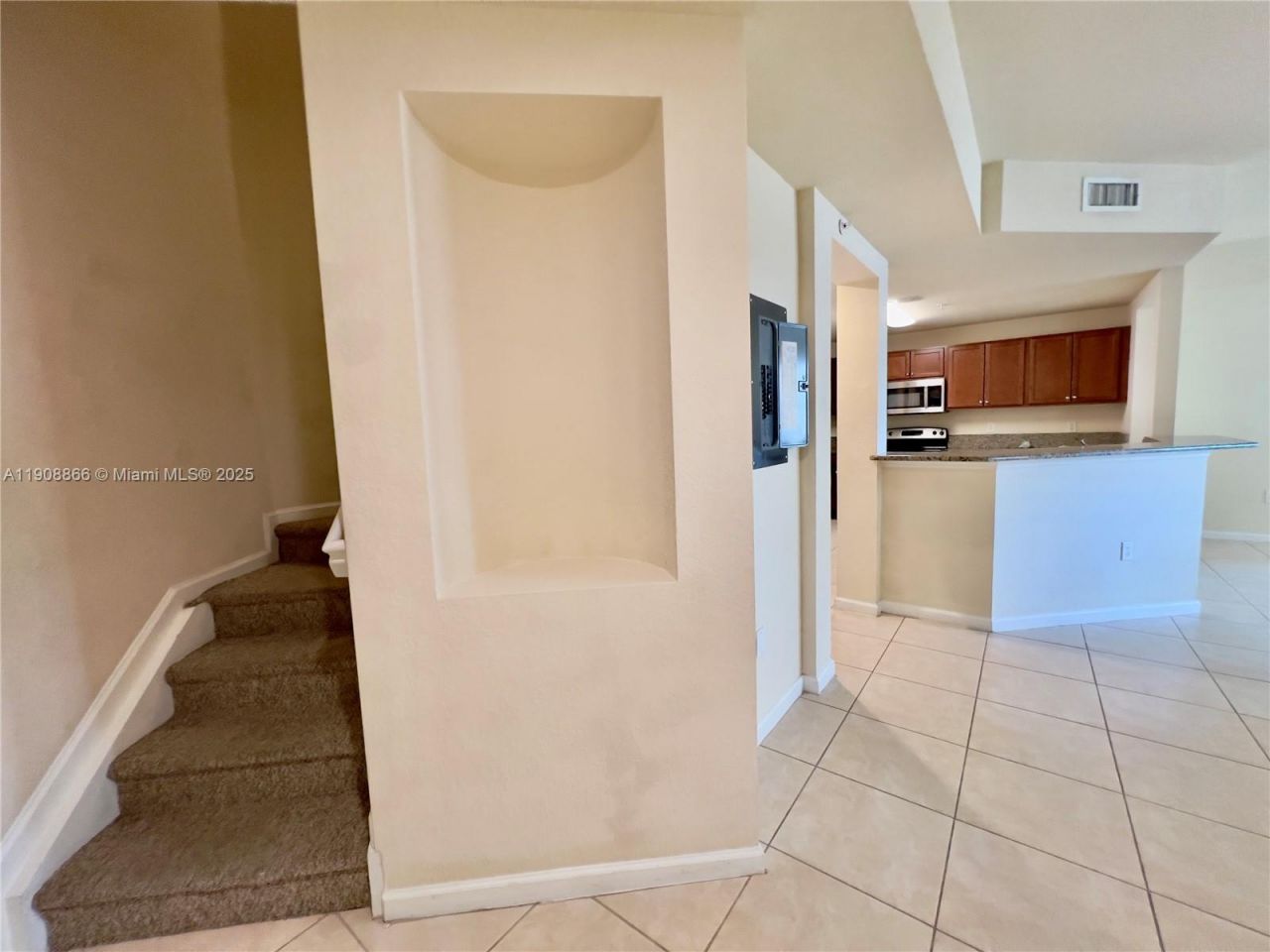11501 NW 89th St, Unit 215, Doral, FL 33178 Photo