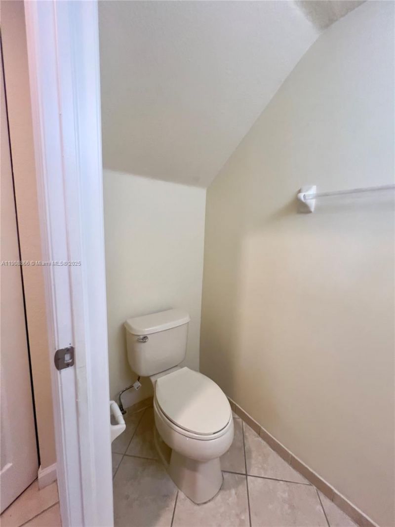 11501 NW 89th St, Unit 215, Doral, FL 33178 Photo