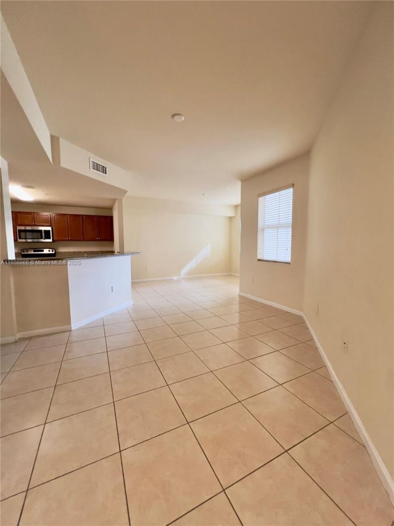 11501 NW 89th St, Unit 215, Doral, FL 33178 Photo