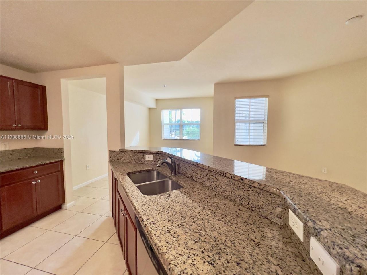 11501 NW 89th St, Unit 215, Doral, FL 33178 Photo