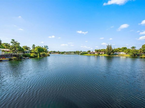 2010 NE 196th Ter, North Miami Beach, FL 33179