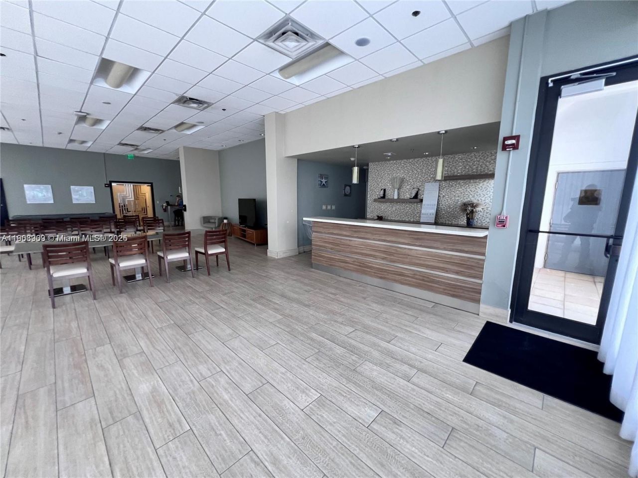 9511 Collins Ave, Unit 1208, Surfside, FL 33154 Photo