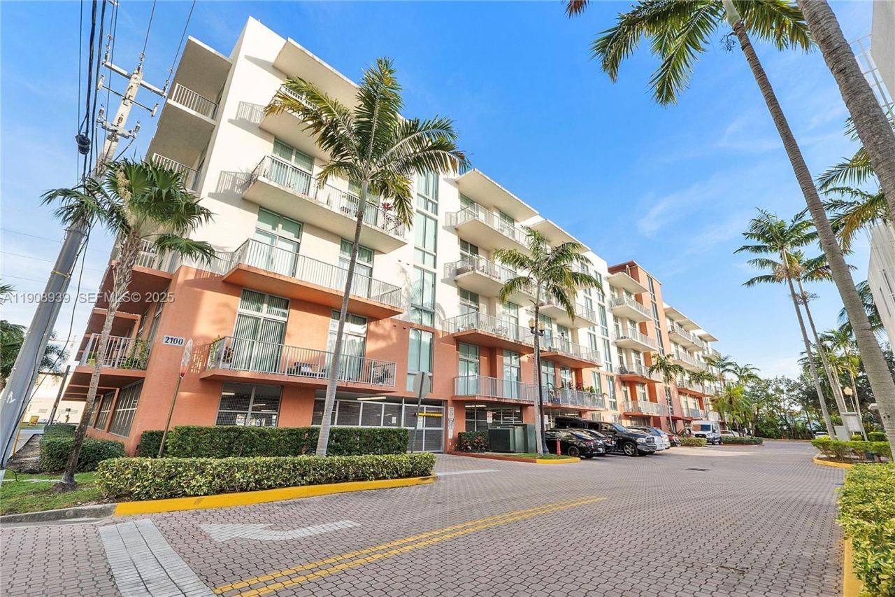 2100 Van Buren Street, Unit #102, Hollywood, FL 33020 Photo