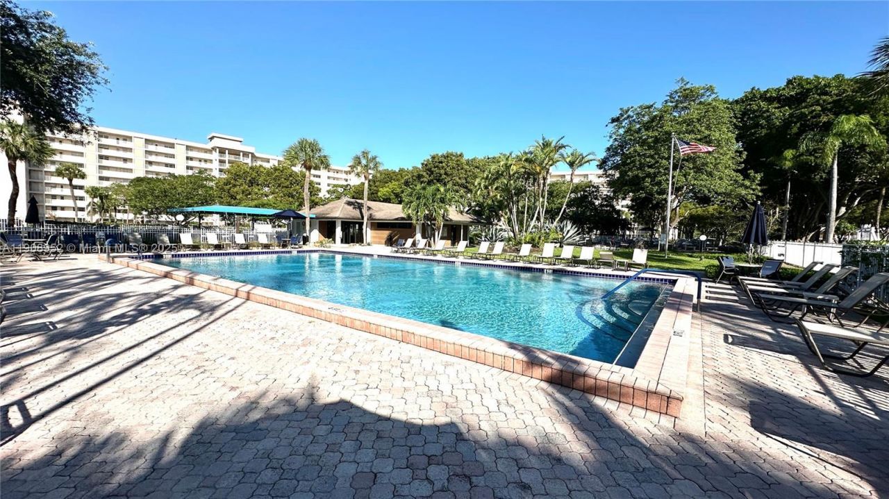 2651 S Course Dr, Unit 307, Pompano Beach, FL 33069 Photo