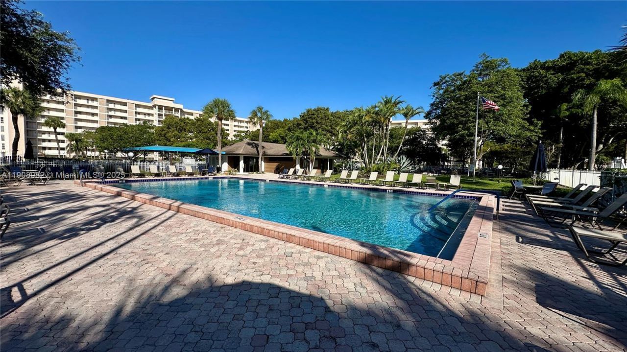2651 S Course Dr, Unit 307, Pompano Beach, FL 33069 Photo