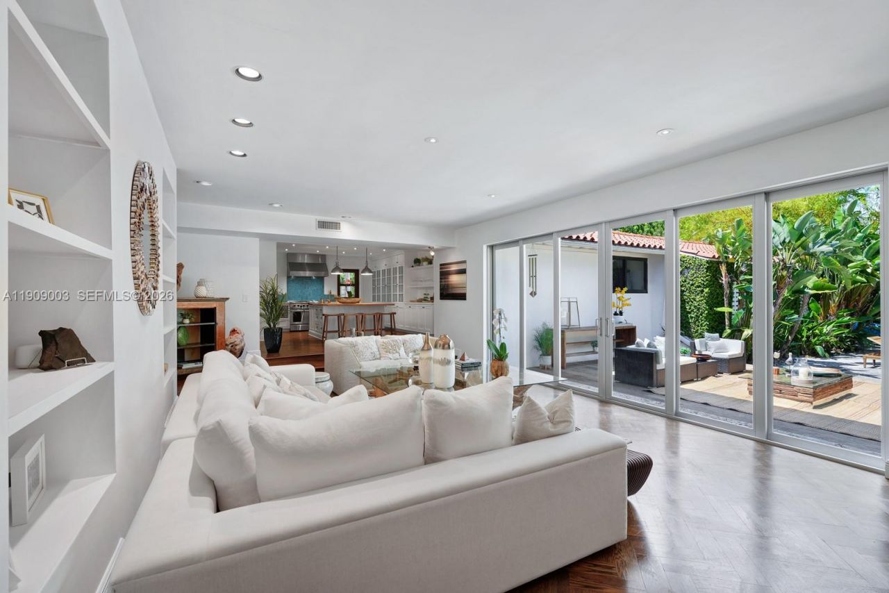 575 Hibiscus Ln, Miami, FL 33137 Photo