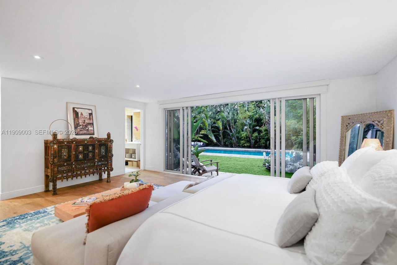 575 Hibiscus Ln, Miami, FL 33137 Photo