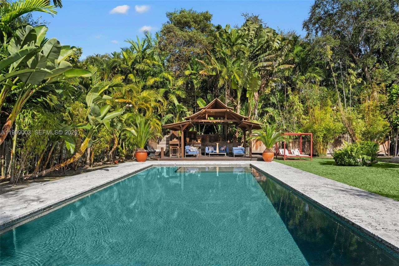 575 Hibiscus Ln, Miami, FL 33137 Photo