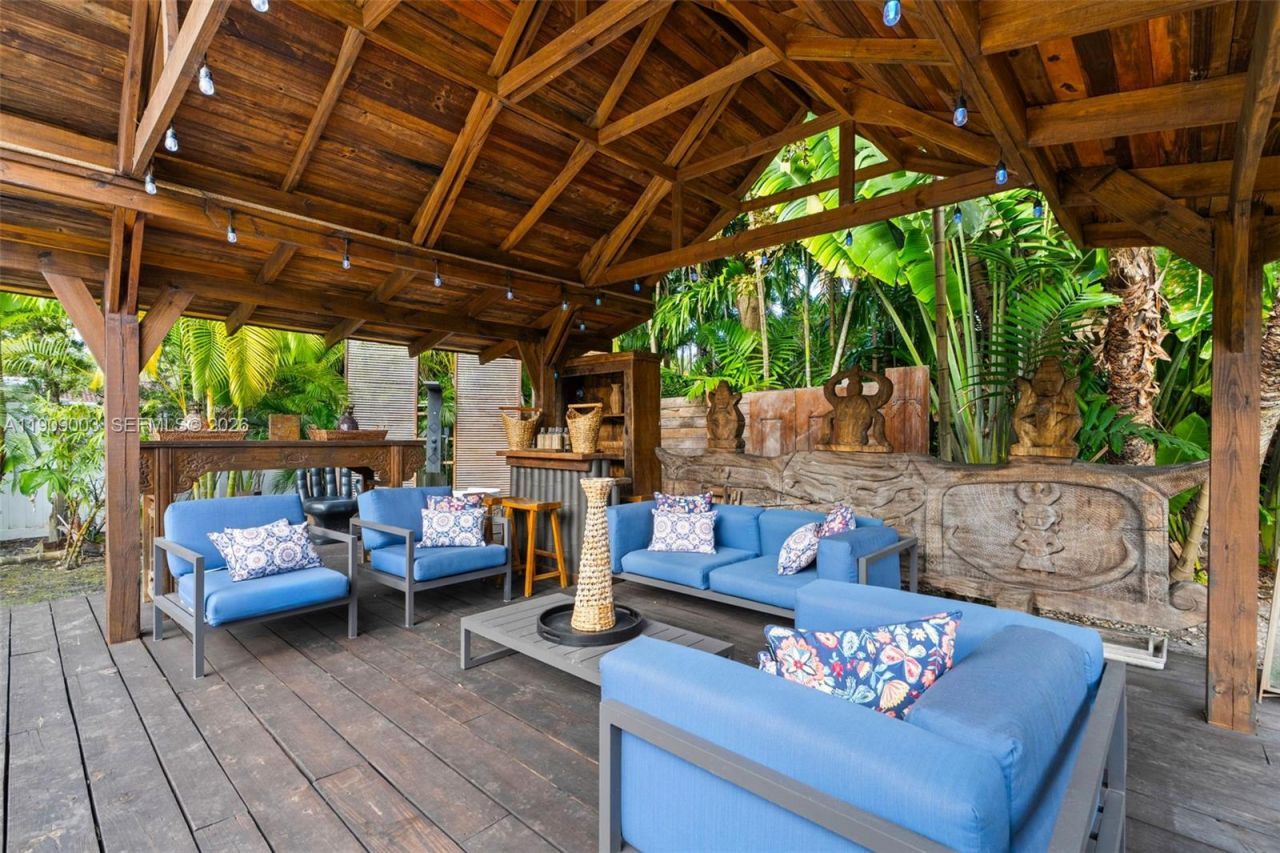 575 Hibiscus Ln, Miami, FL 33137 Photo