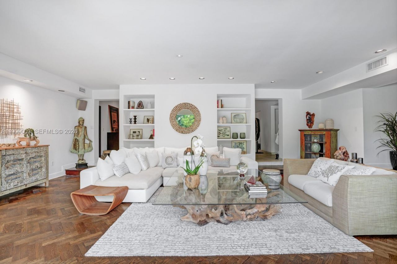 575 Hibiscus Ln, Miami, FL 33137 Photo