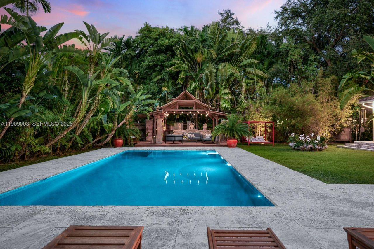 575 Hibiscus Ln, Miami, FL 33137 Photo