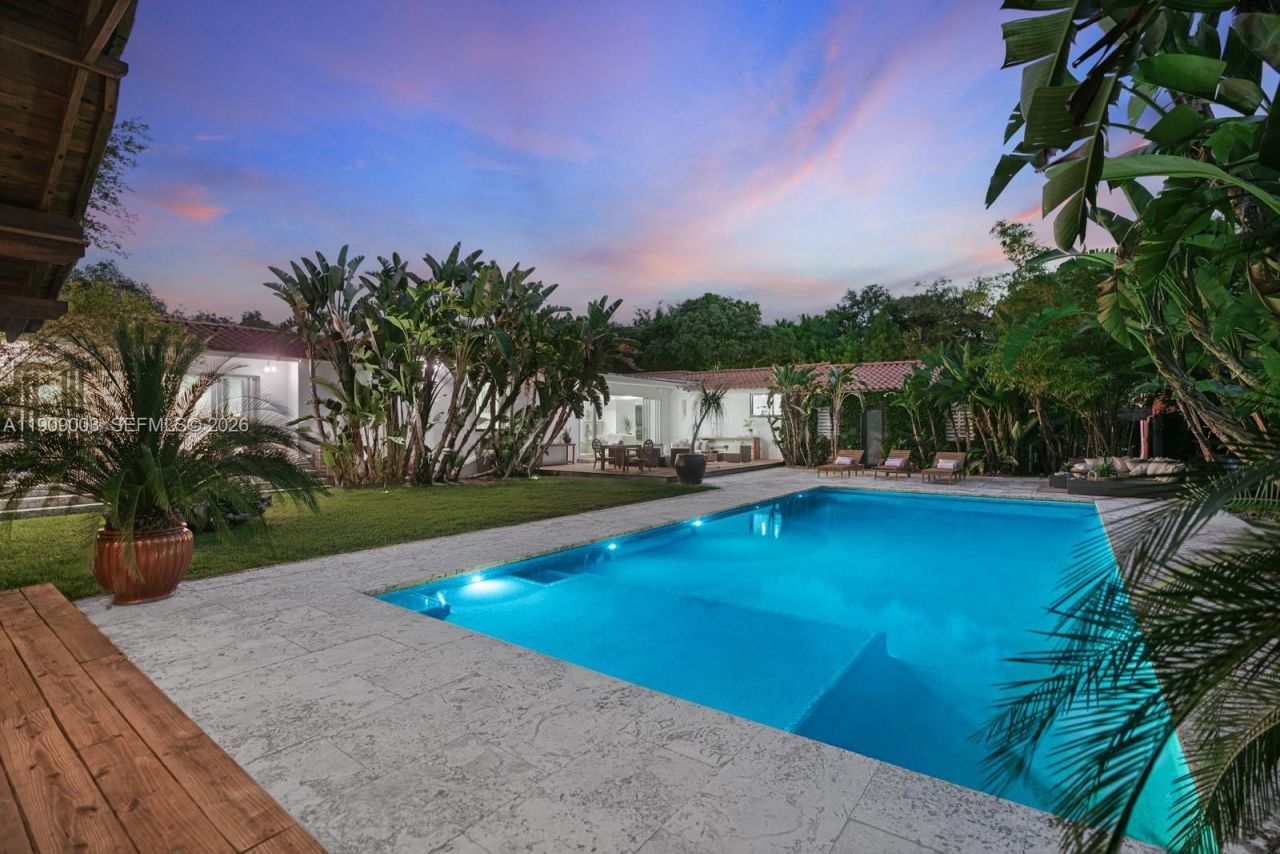 575 Hibiscus Ln, Miami, FL 33137 Photo