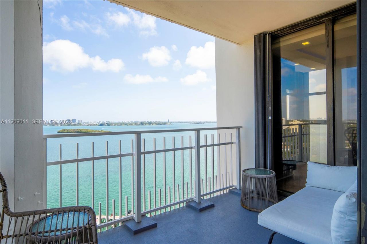 4000 Towerside Ter, Unit 1901, Miami, FL 33138 Photo