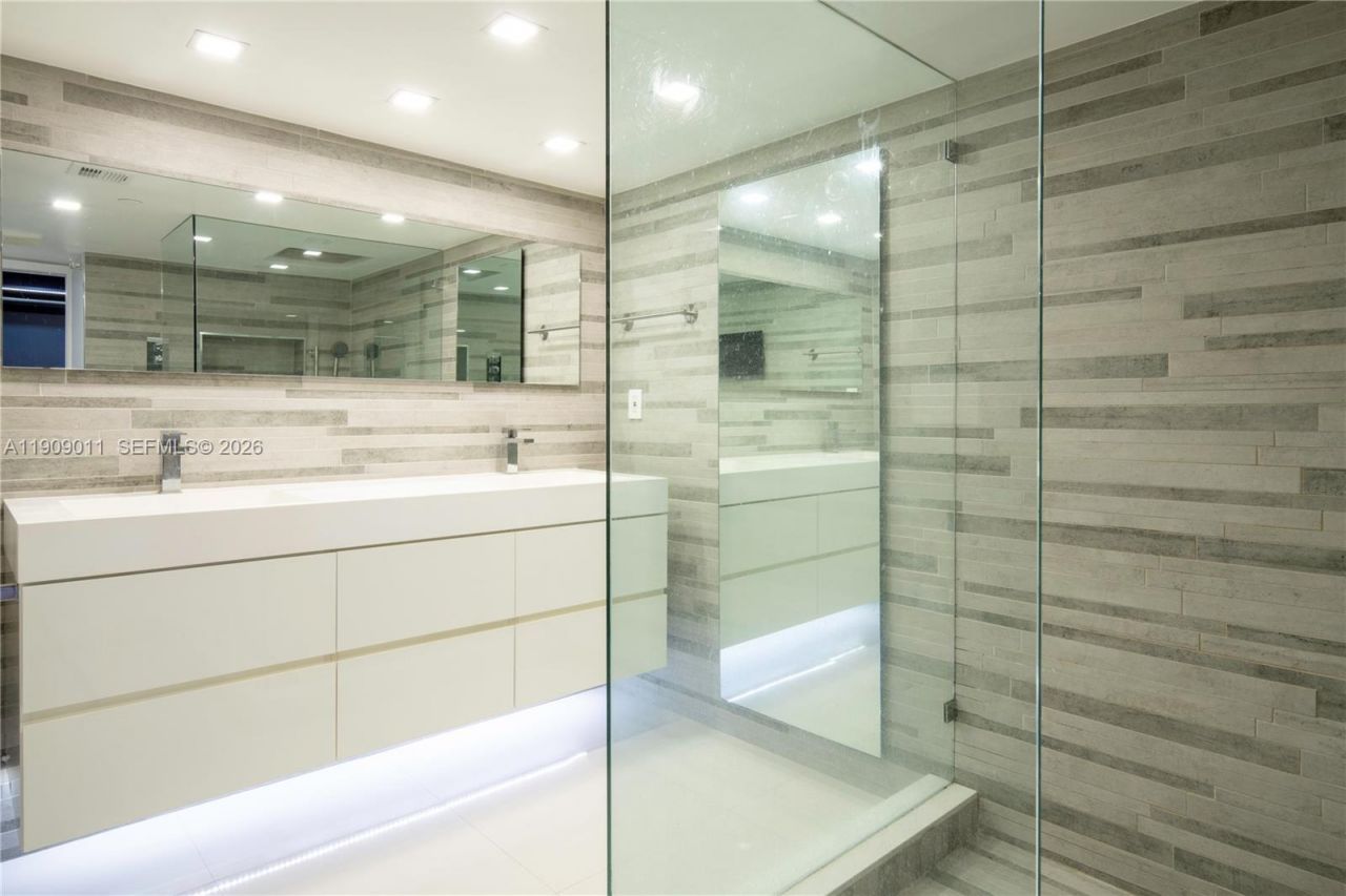 4000 Towerside Ter, Unit 1901, Miami, FL 33138 Photo